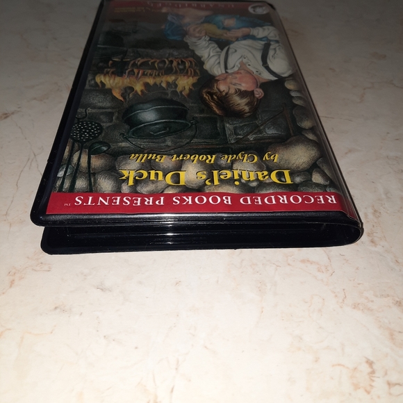 DANIELS DUCK Unabridged Recorded Book Audiocassette - Picture 4 of 11